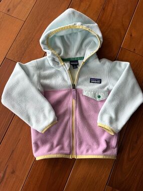 GUC. Patagonia light weight fleece. 2T